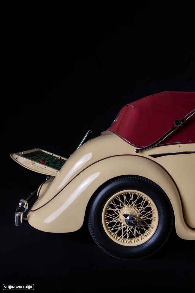 Jaguar MK IV - 25