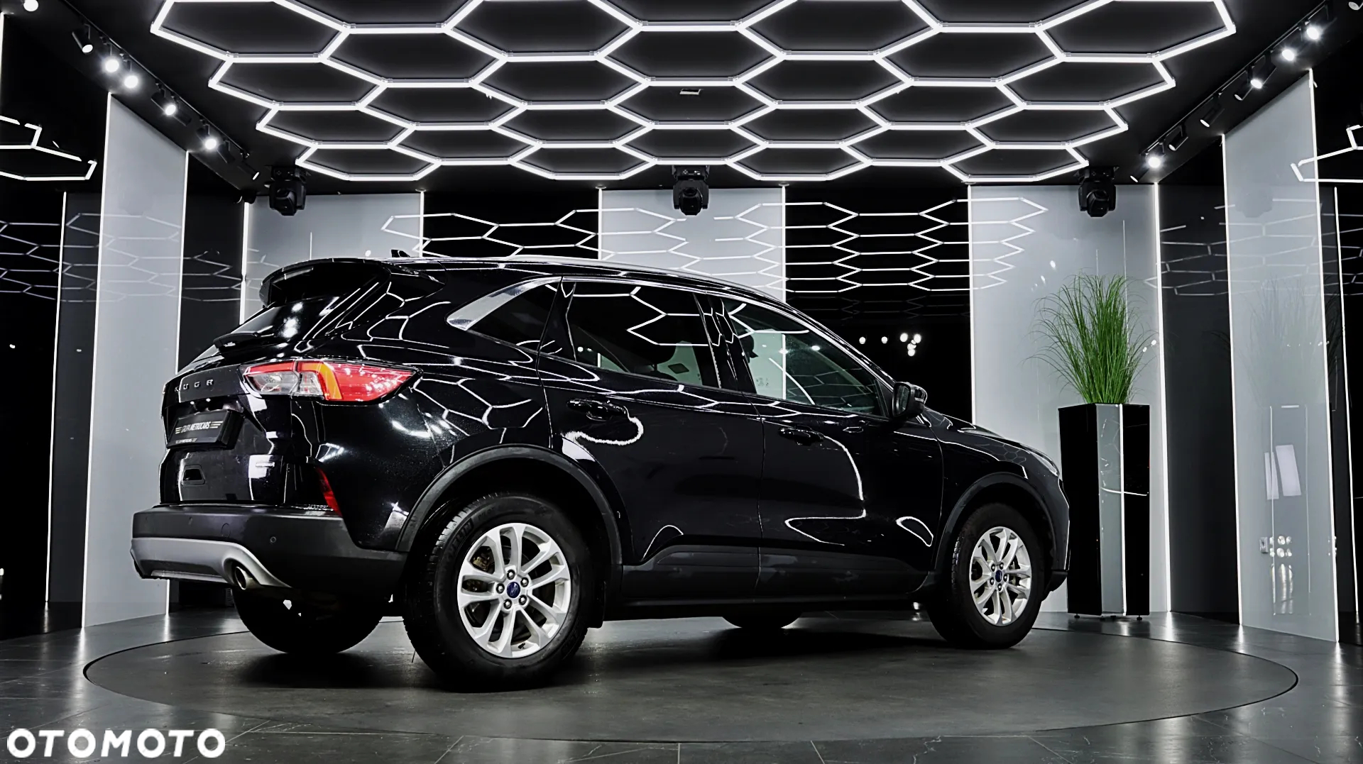 Ford Kuga 2.5 FHEV FWD Titanium - 9