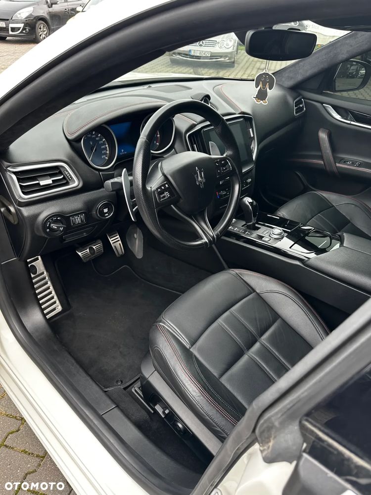 Maserati Ghibli - 11