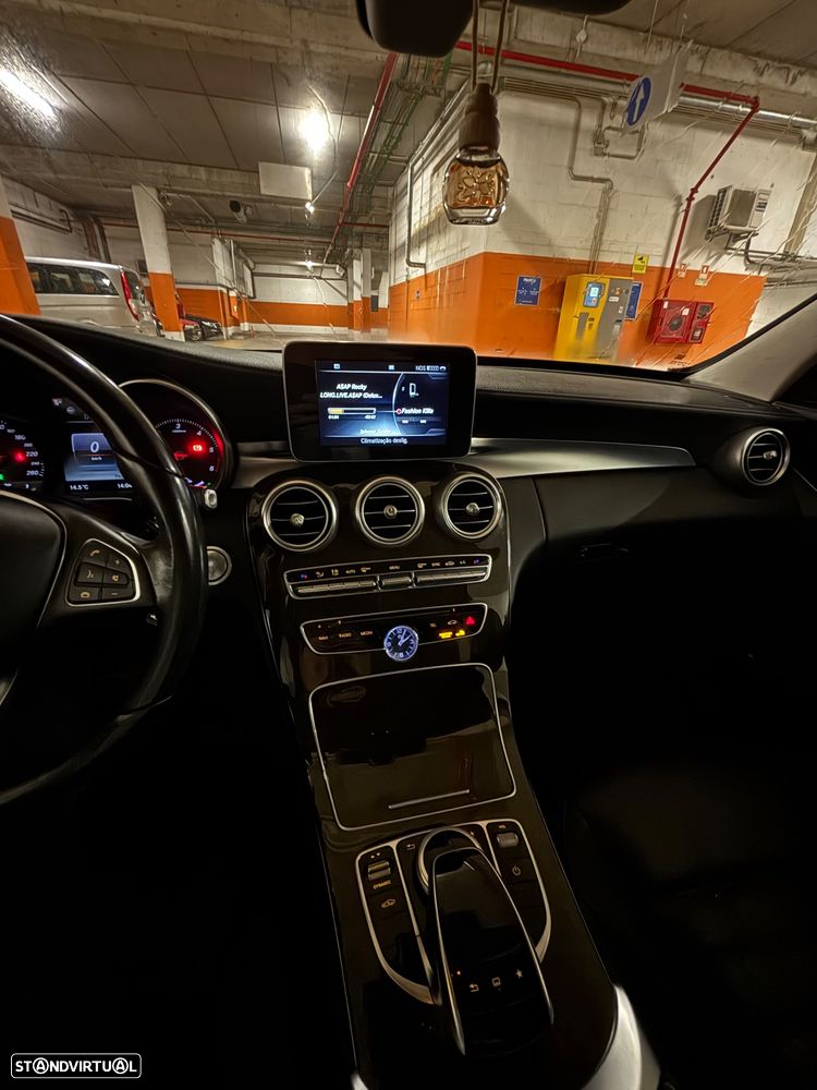 Mercedes-Benz C 300 h AMG Line - 12