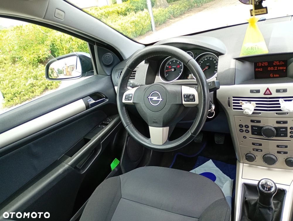 Opel Astra 1.6 Enjoy - 30