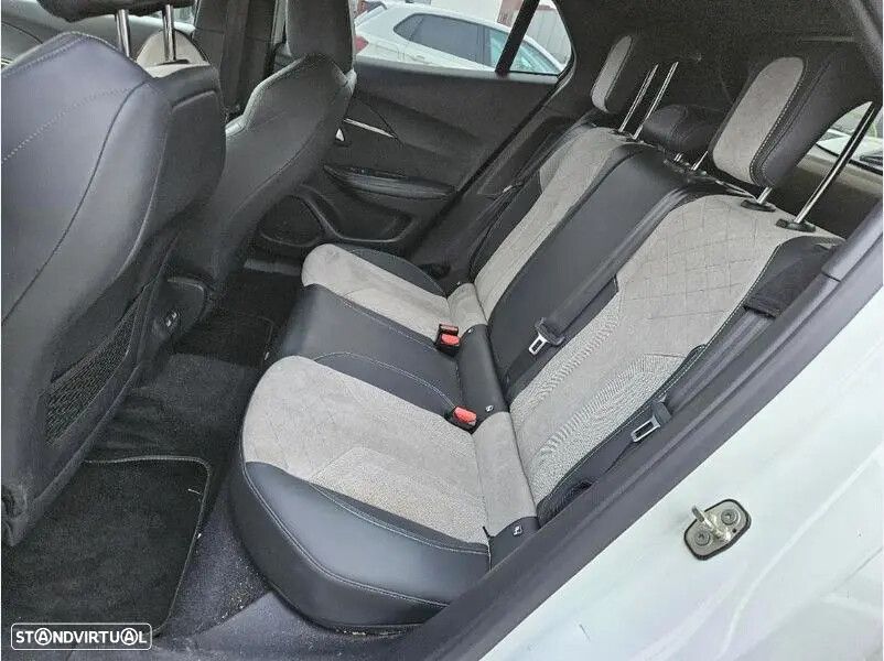 Peugeot e-2008 50 kWh GT - 14