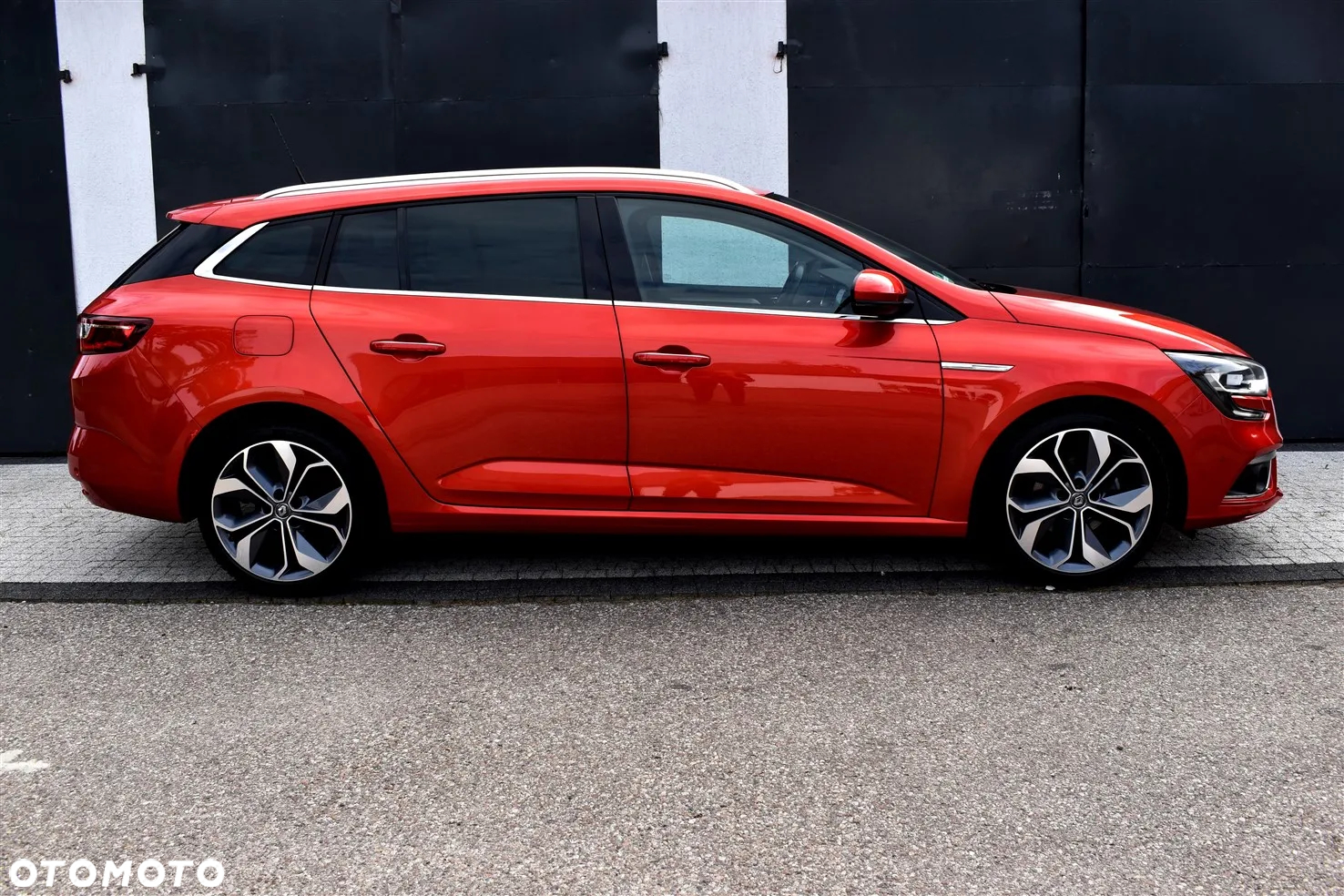 Renault Megane ENERGY TCe 130 EDC BOSE EDITION - 6