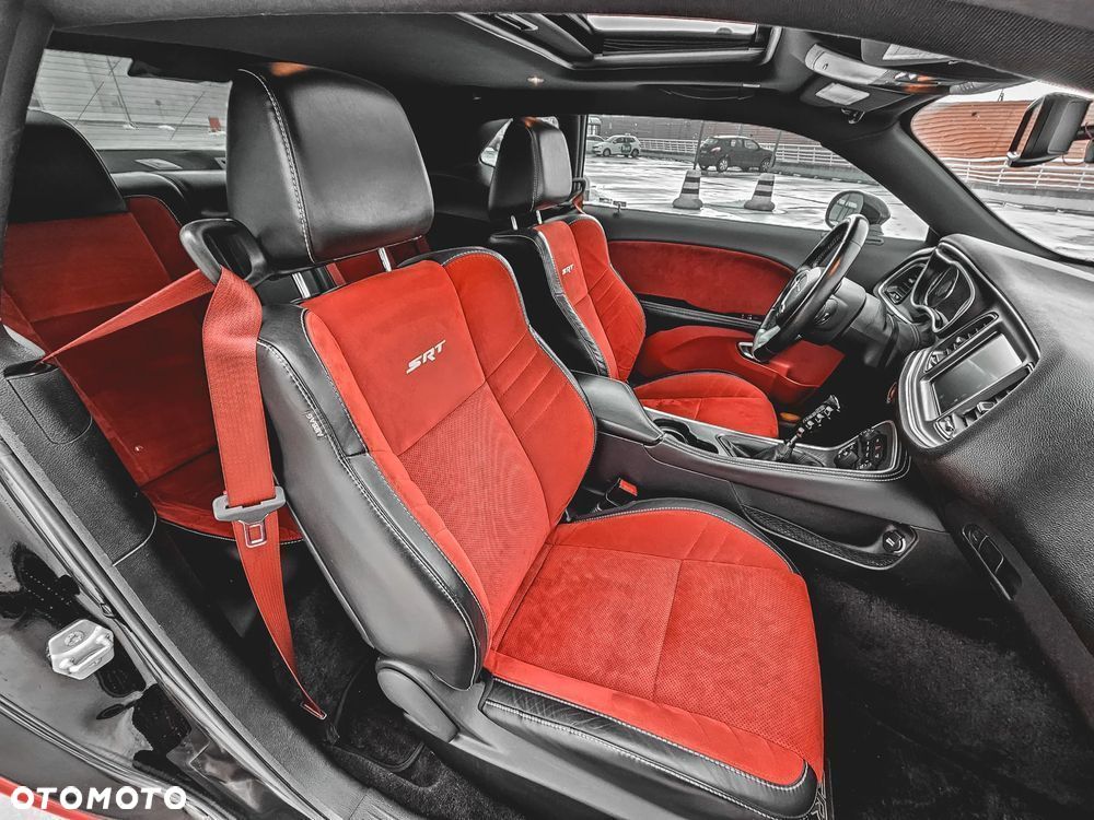 Dodge Challenger - 13
