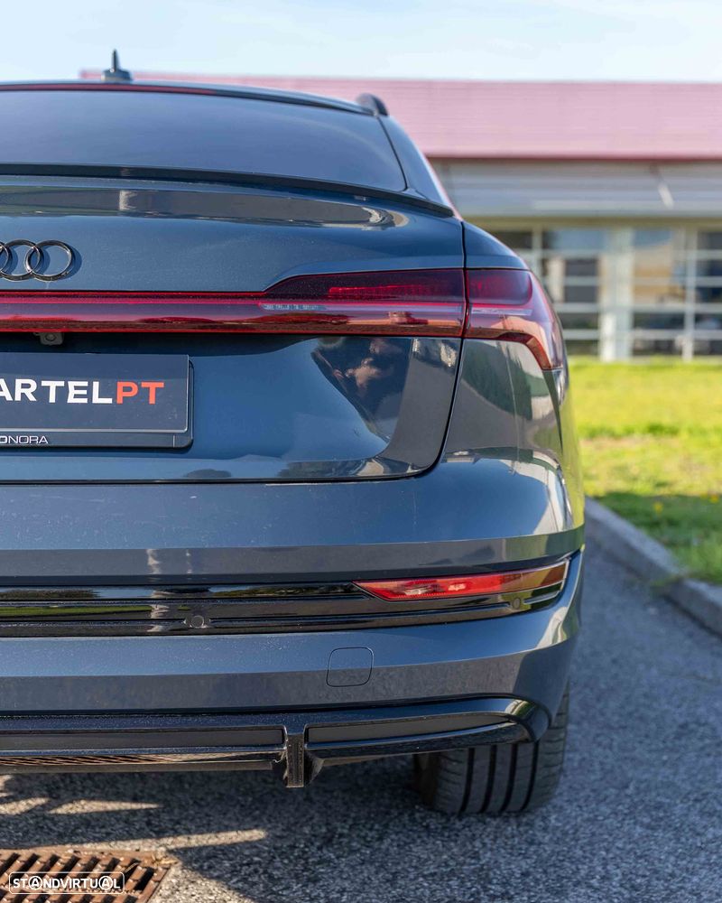 Audi e-tron 55 quattro S line - 11