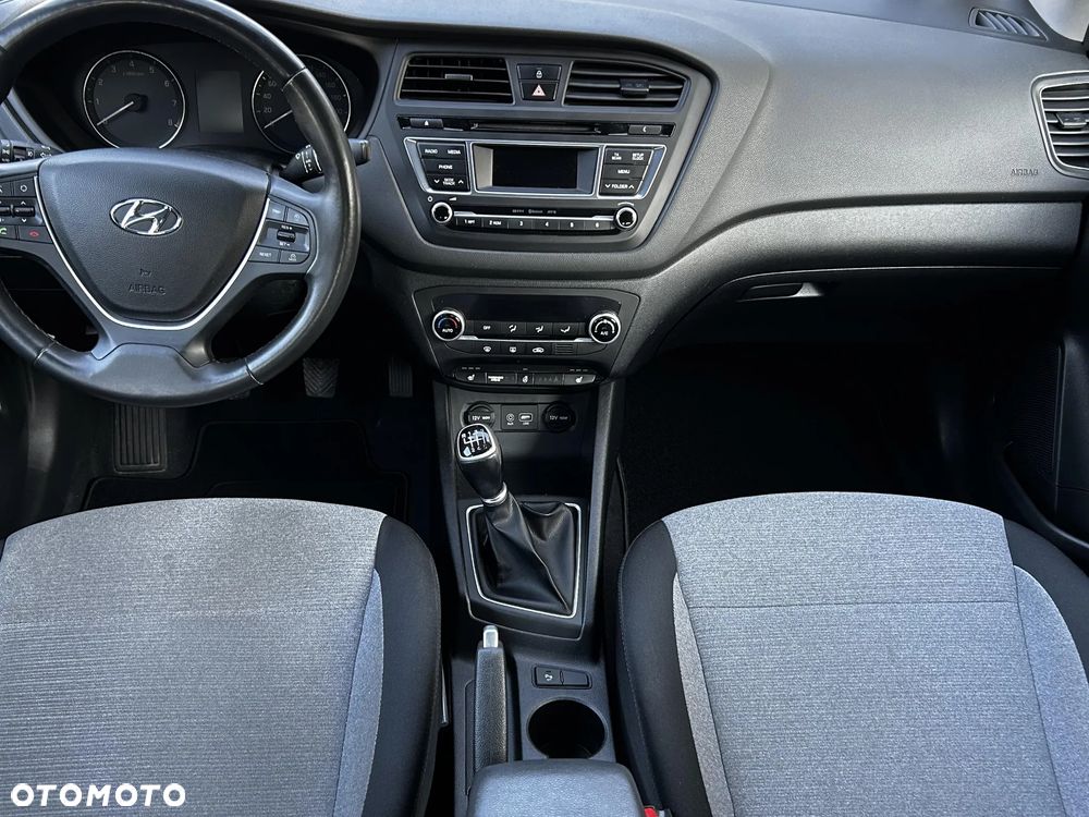 Hyundai i20 1.4 Premium - 17