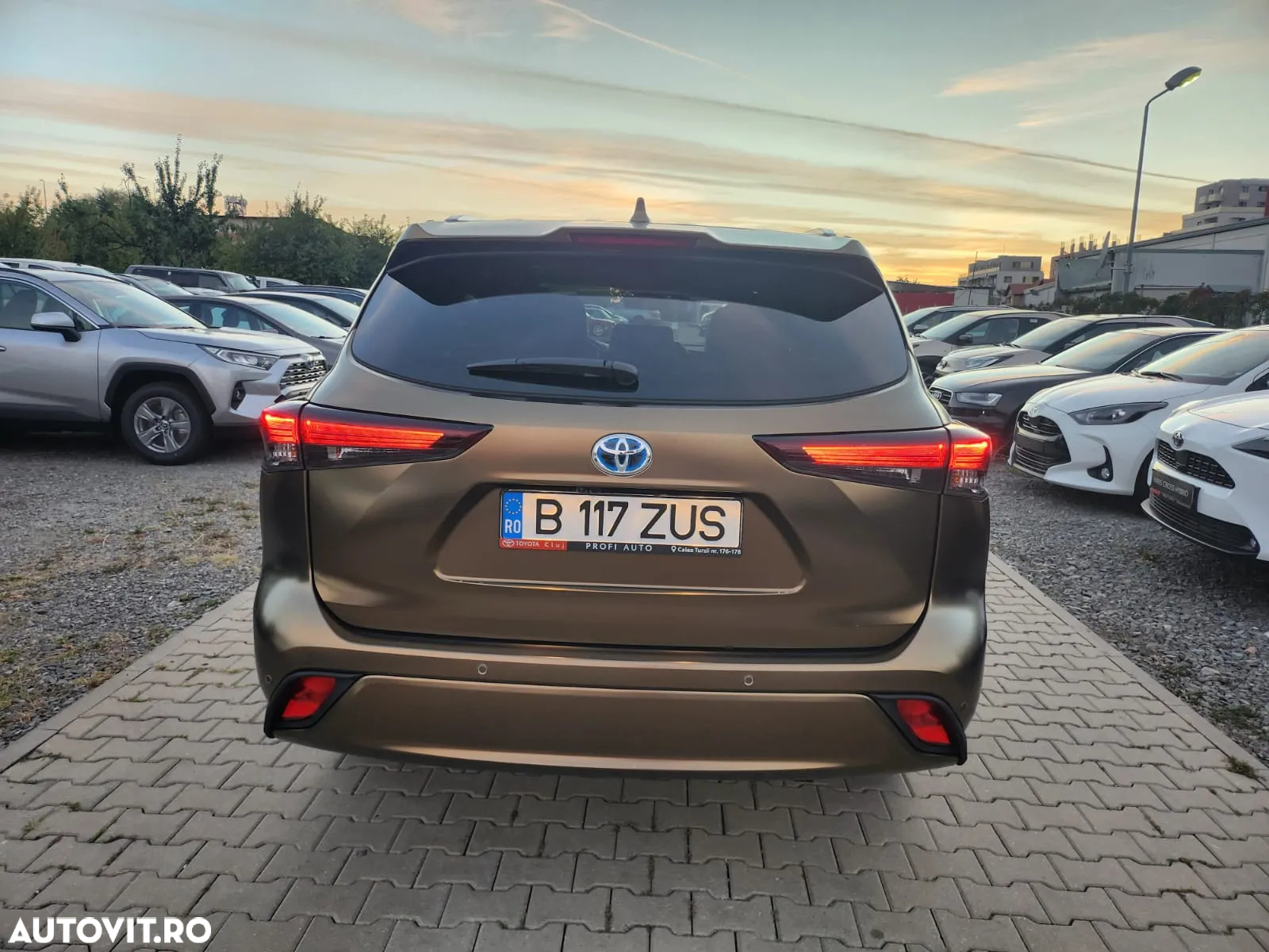 Toyota Highlander 2.5 L Hybrid Dynamic Force 248CP Luxury Metallic - 6
