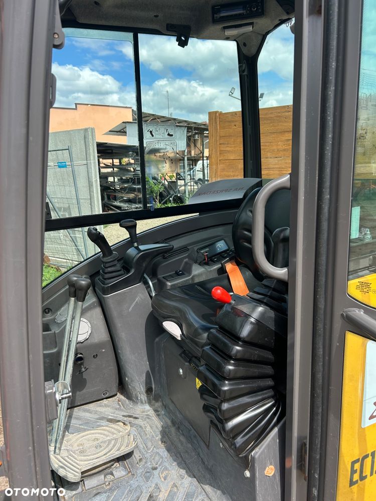 Volvo EC15E - 9