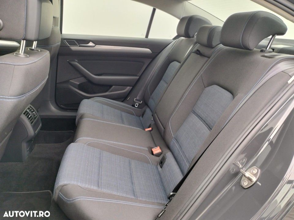 Volkswagen Passat - 14