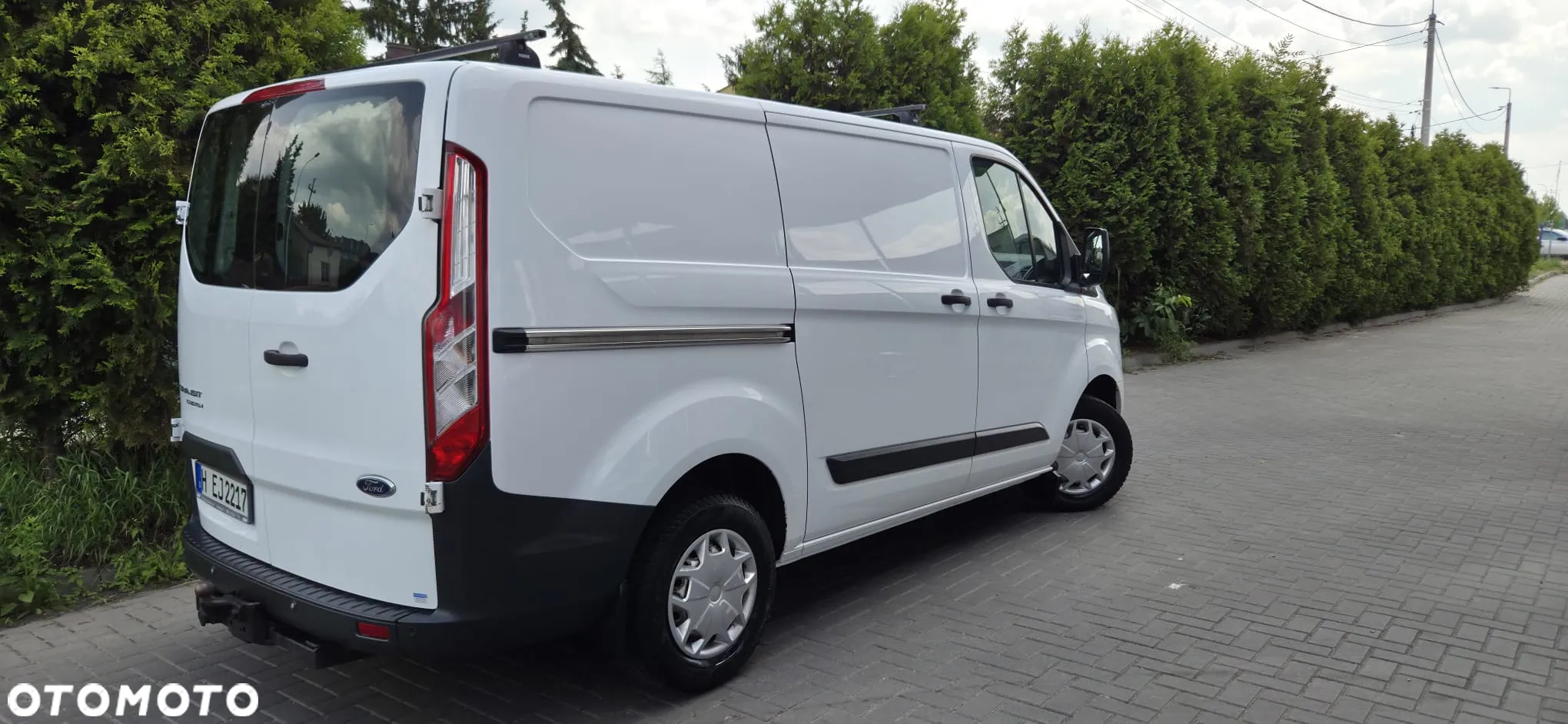 Ford TRANSIT CUSTOM - 11