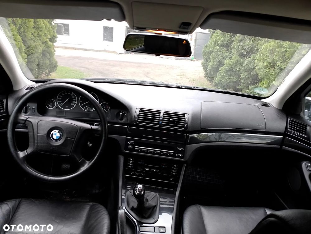 BMW Seria 5 520i - 22