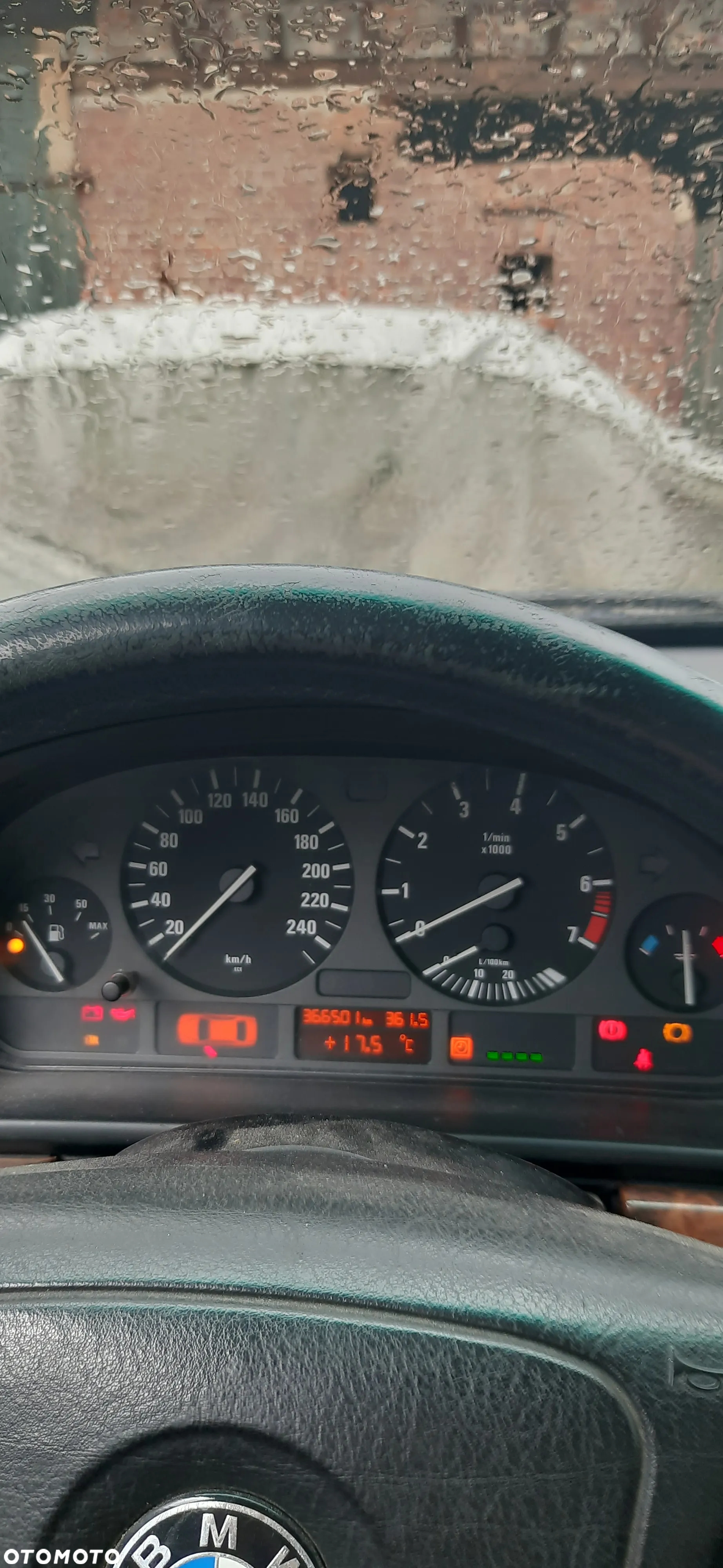 BMW Seria 5 528i - 12