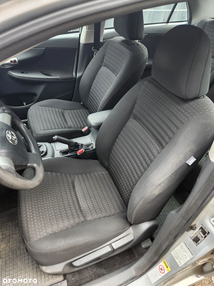 Toyota Corolla 1.6 Prestige - 6