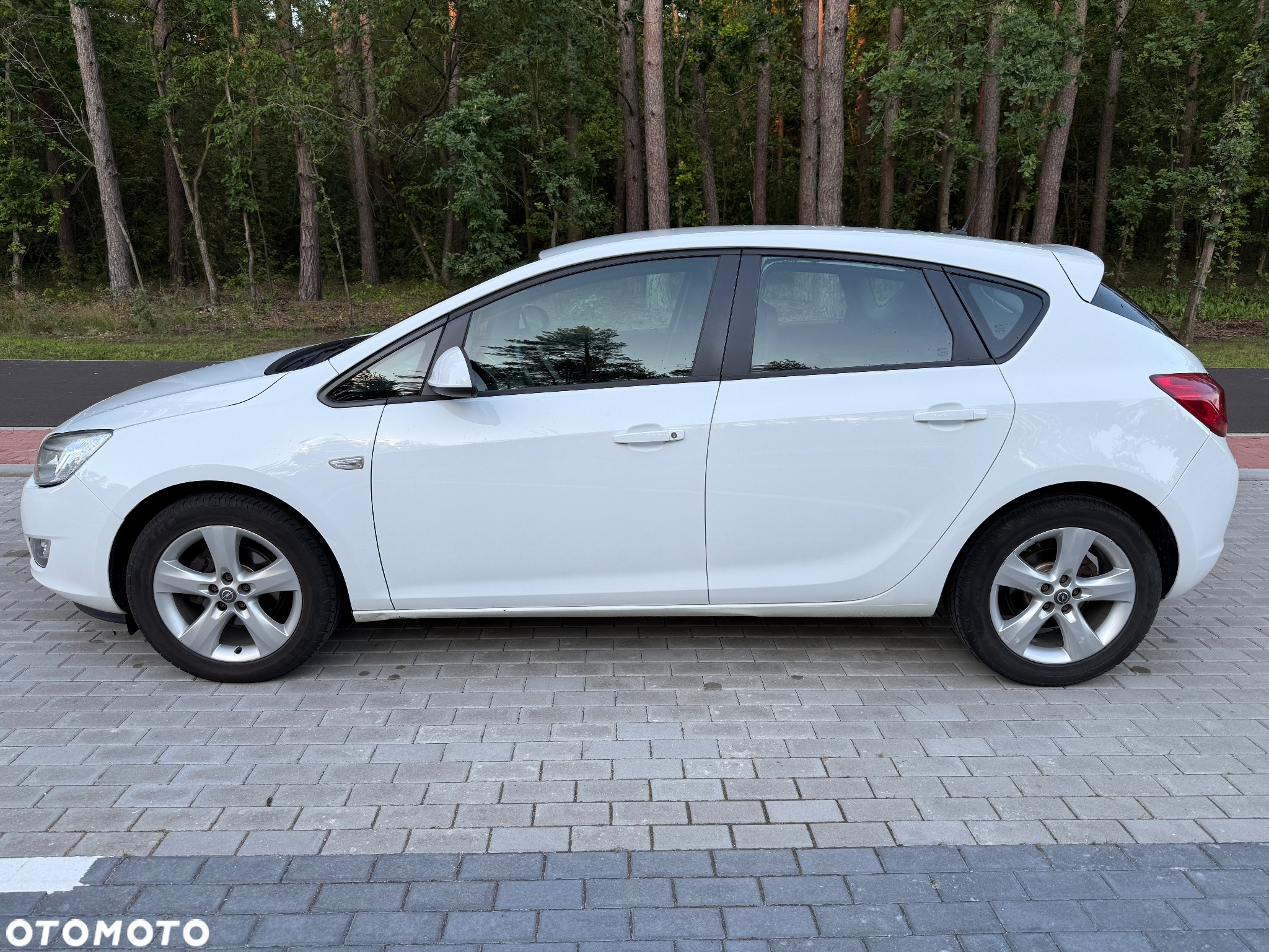 Opel Astra IV 1.4 T Cosmo - 9