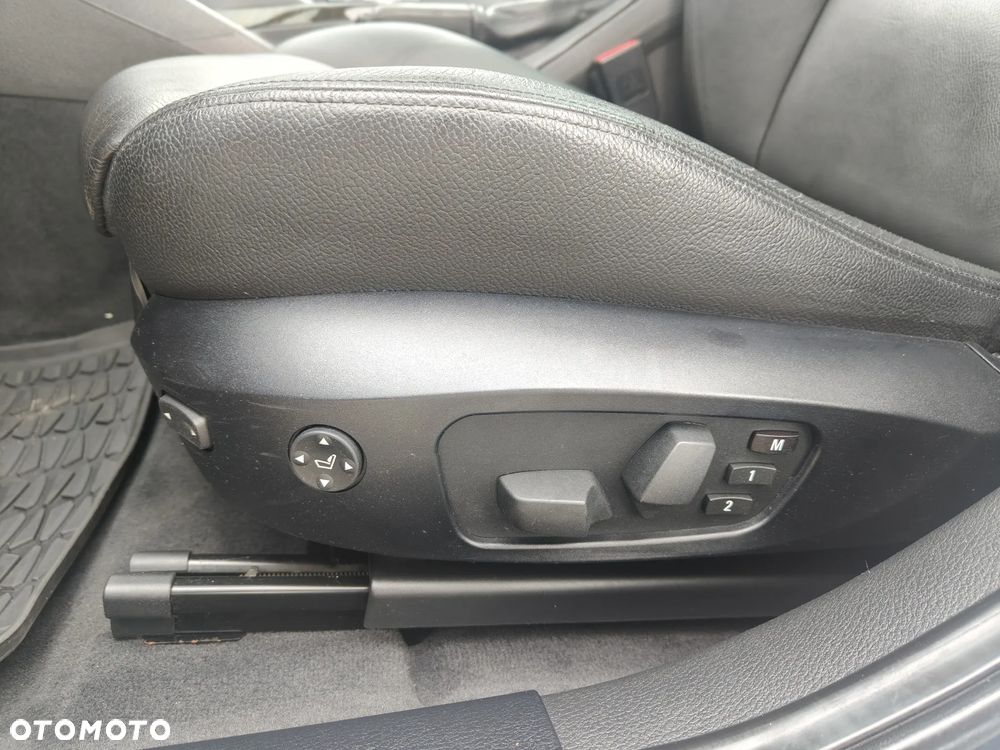 BMW X1 xDrive20d - 30