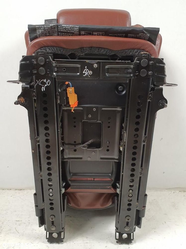 FOTEL ŚRODKOWY TYŁ ZAPINKA SKÓRA VOLVO XC90 - 6