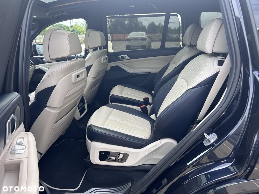 BMW X7 xDrive40i - 13