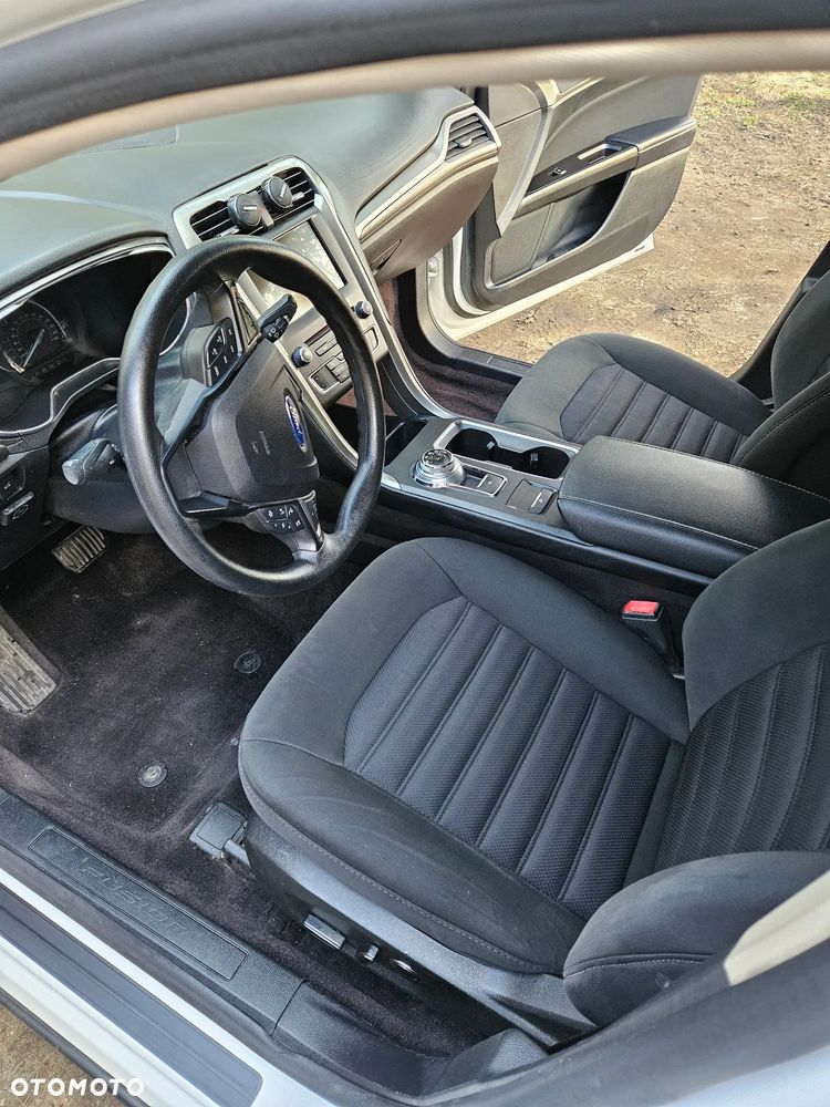 Ford Fusion - 19