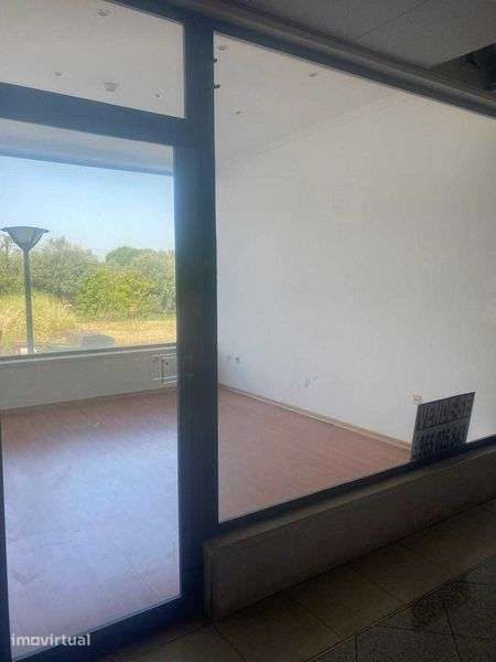 Loja para rendar no centro de Abrantes - Grande imagem: 3/4