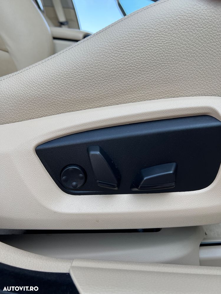 BMW Seria 5 520d Aut. Luxury Line - 31