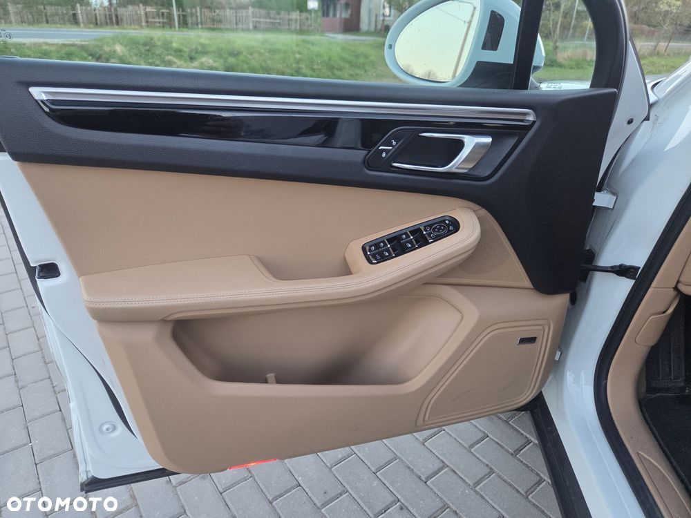 Porsche Macan Standard - 19
