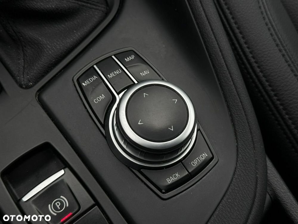 BMW X1 sDrive18i GPF xLine - 31