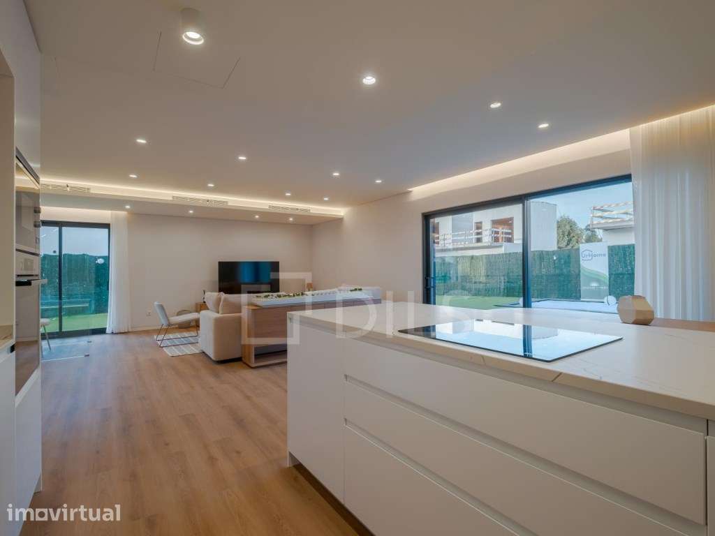 Moradia T3 duplex com garagem e piscina na Herdade do Meio, Amora - Grande imagem: 3/70