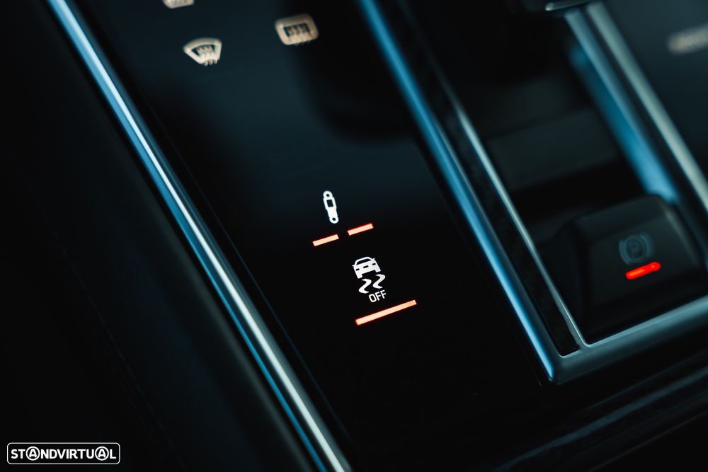 Porsche Panamera Sport Turismo 4 E-Hybrid - 27