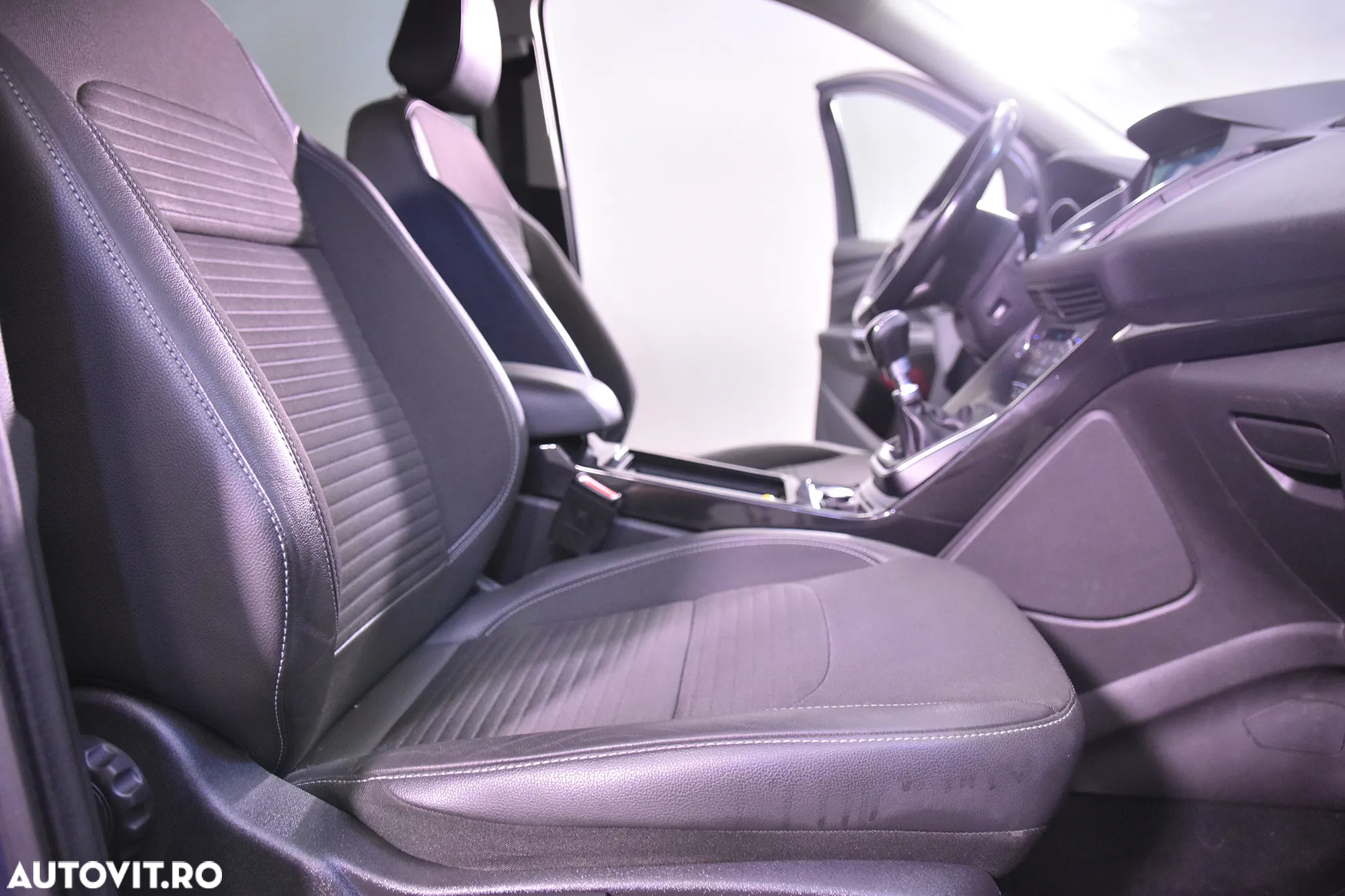Ford Kuga - 11