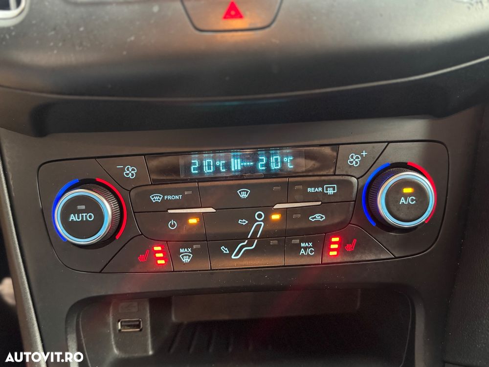 Ford Focus - 11