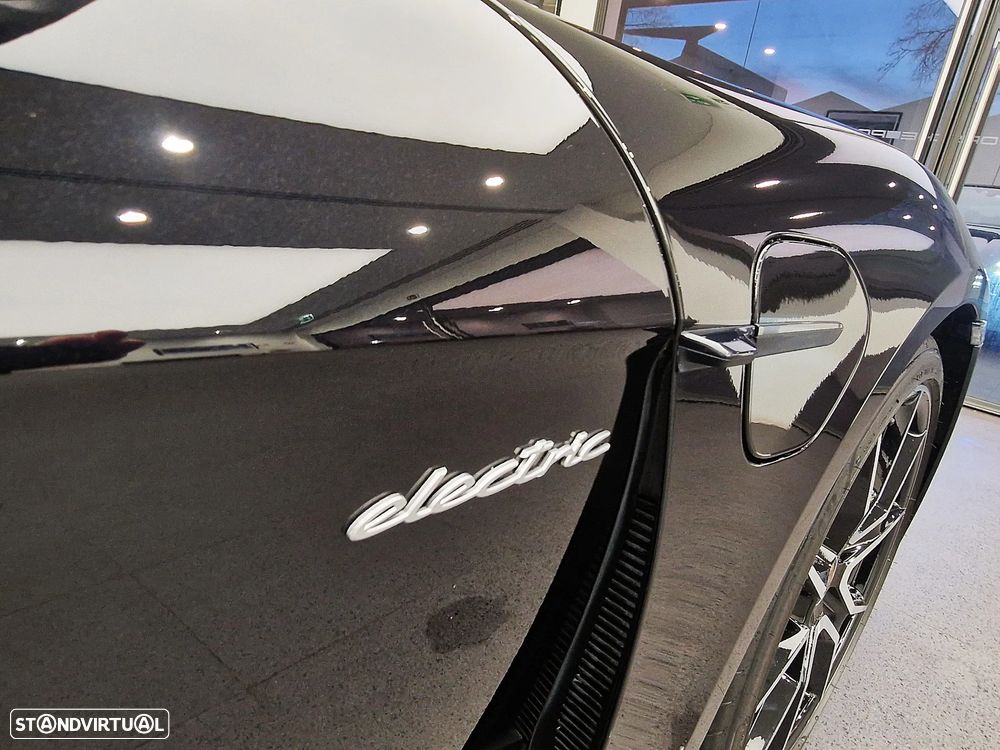 Porsche Taycan Standard - 12
