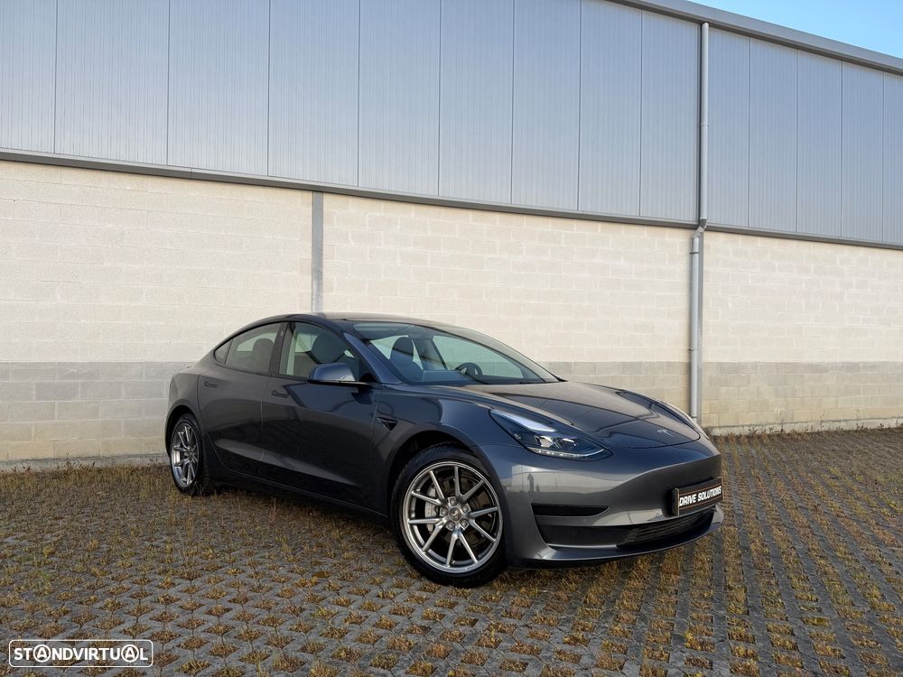 Tesla Model 3 Standard Range Plus RWD - 3