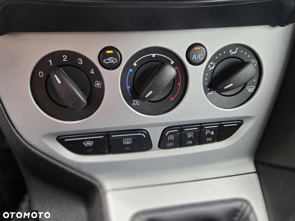 Ford Focus 1.6 EcoBoost Titanium - 21