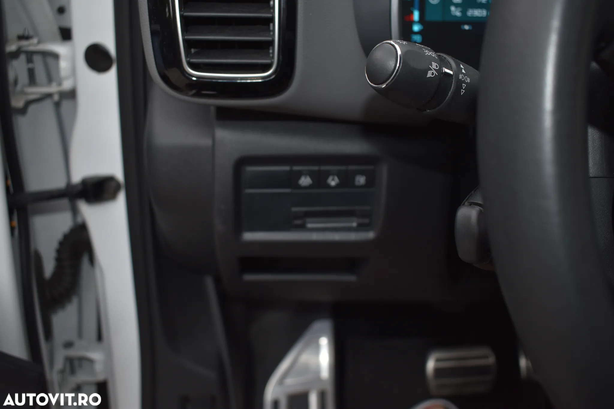 Citroën C5 Aircross Hybrid 225 e.EAT8 SHINE PACK - 28