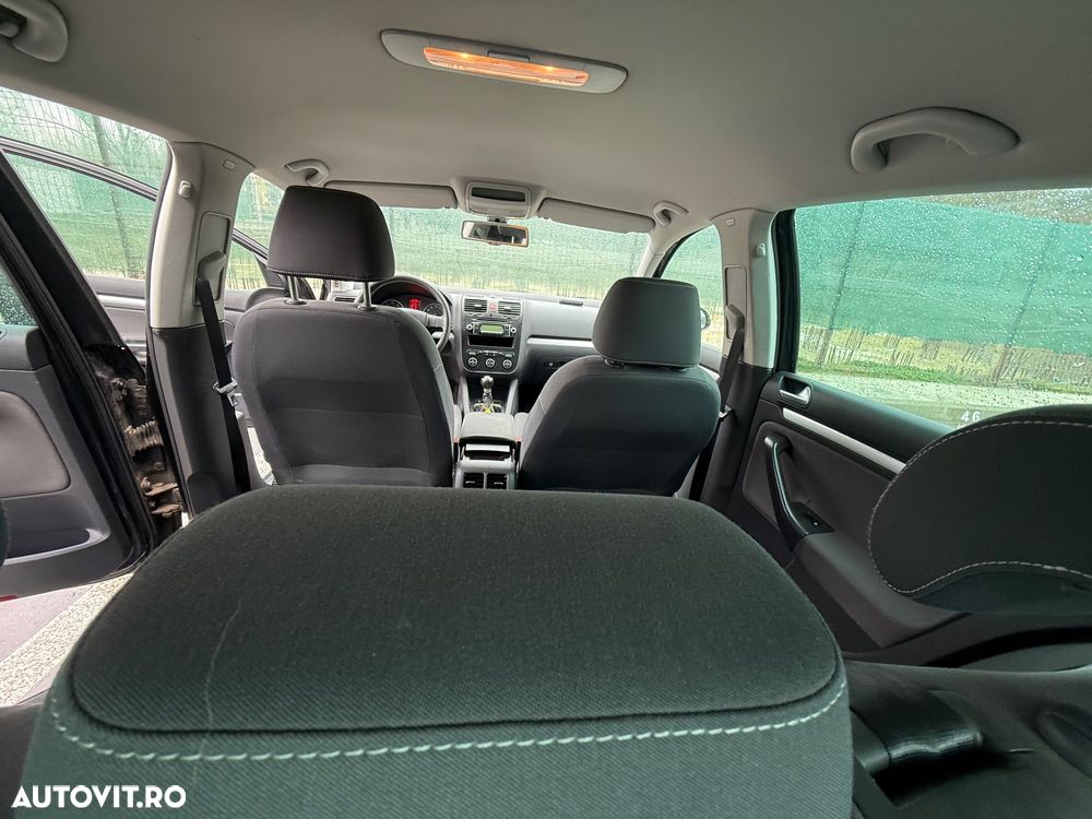 Volkswagen Golf - 10