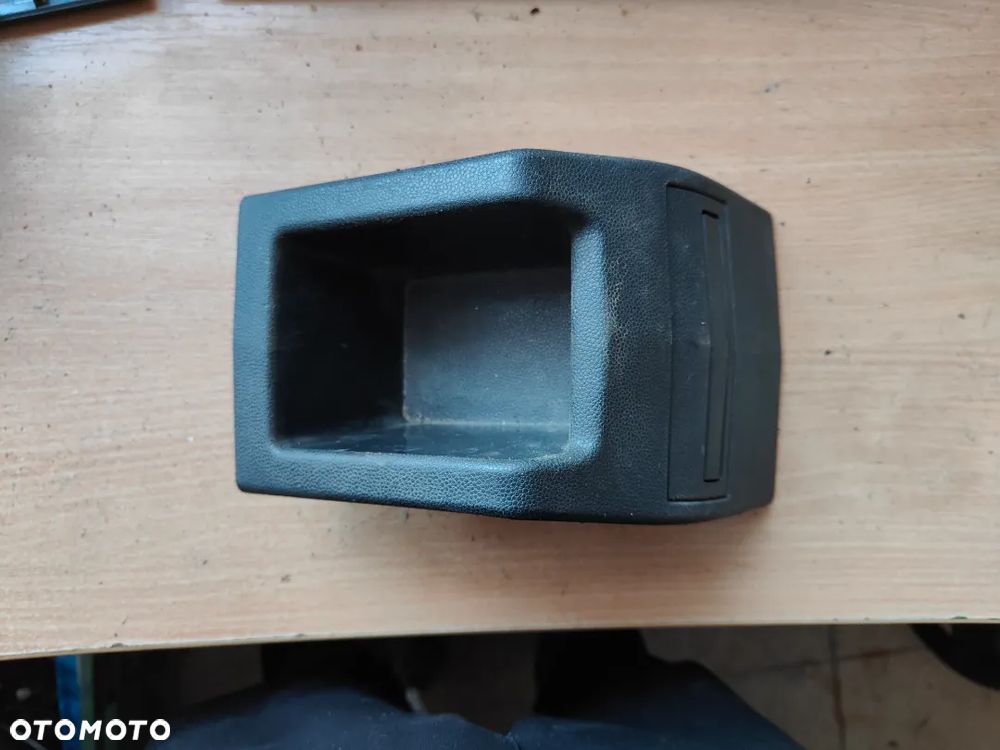 Popielniczka schowek tył Opel Astra H 13127111 - 1