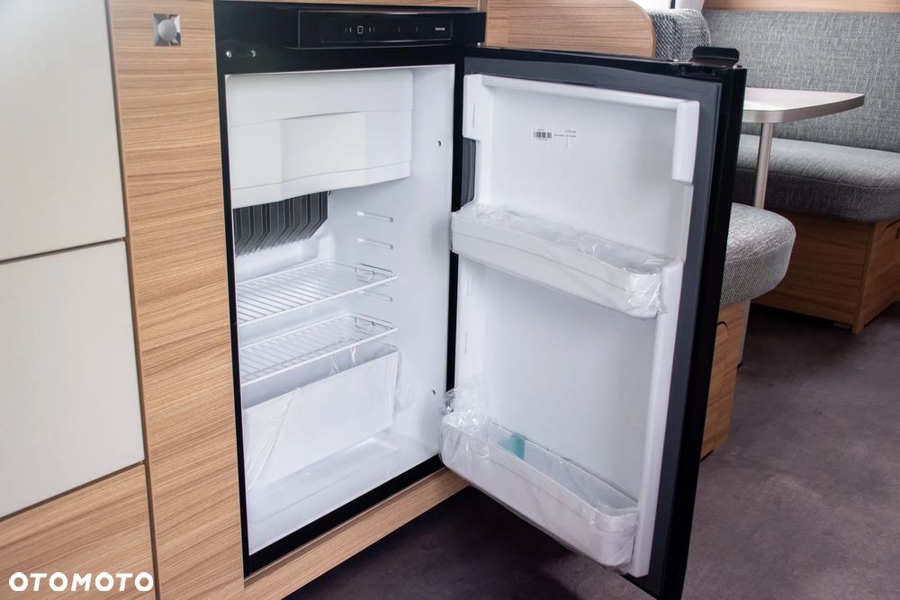 Dethleffs 730FKR Camper - 15