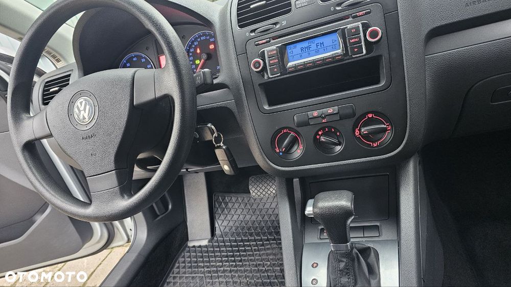 Volkswagen Jetta - 39