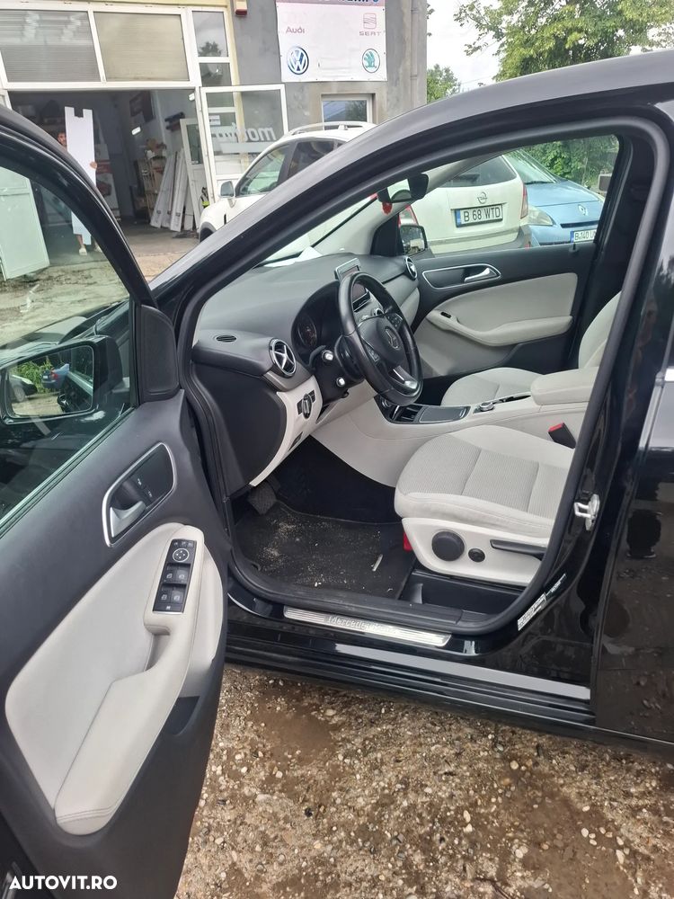 Mercedes-Benz B 180 - 5