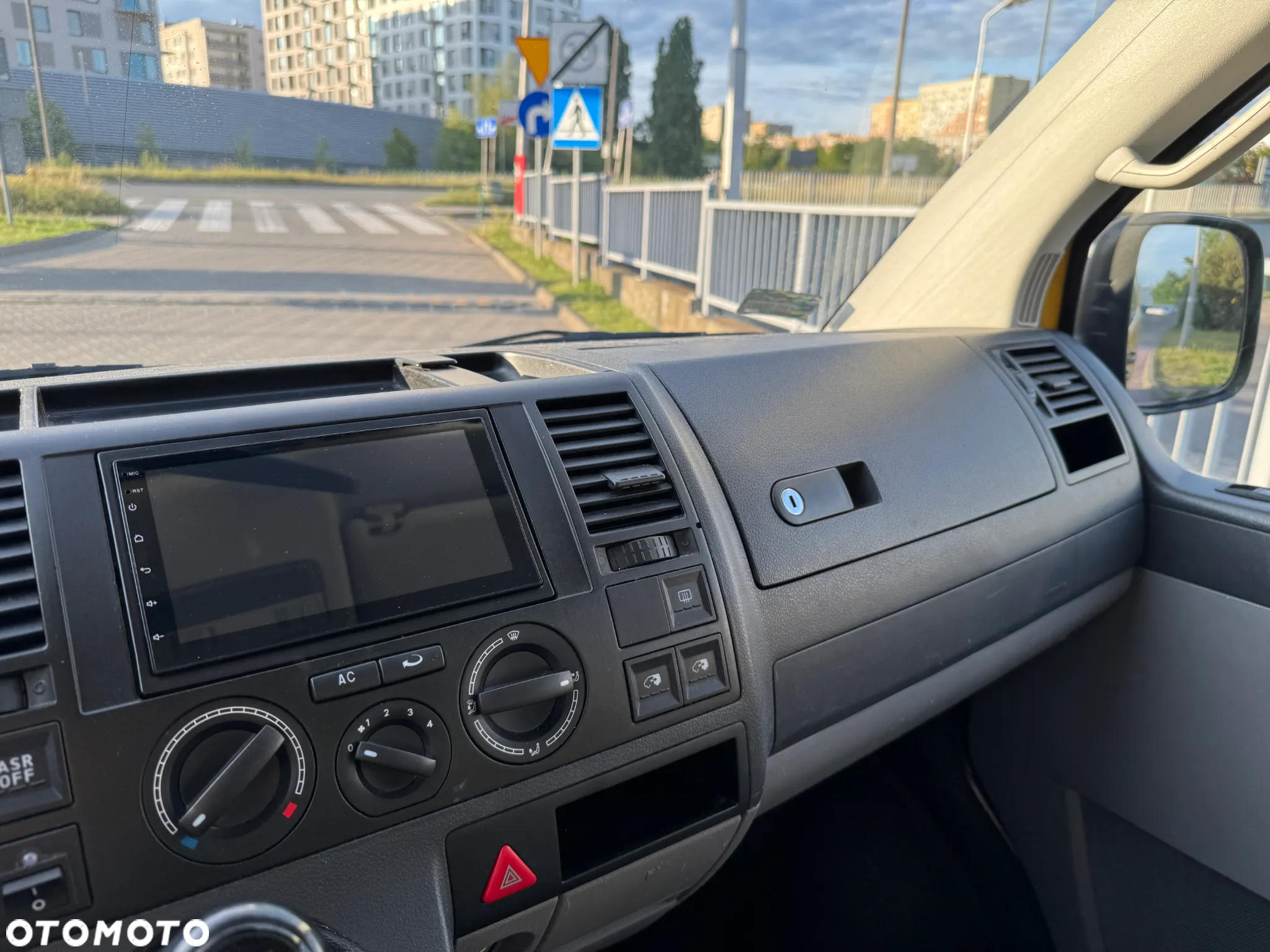 Volkswagen Transporter - 9