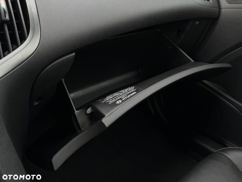 Hyundai Genesis Coupe 3.8 V6 Automatik - 24