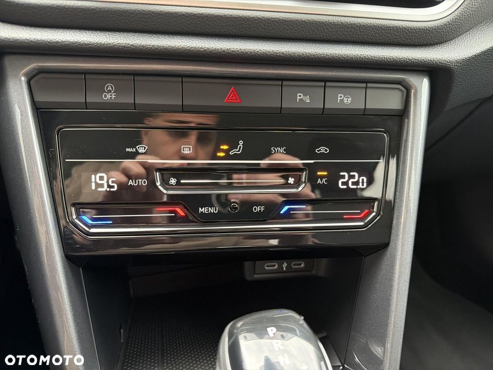 Volkswagen T-Roc - 21