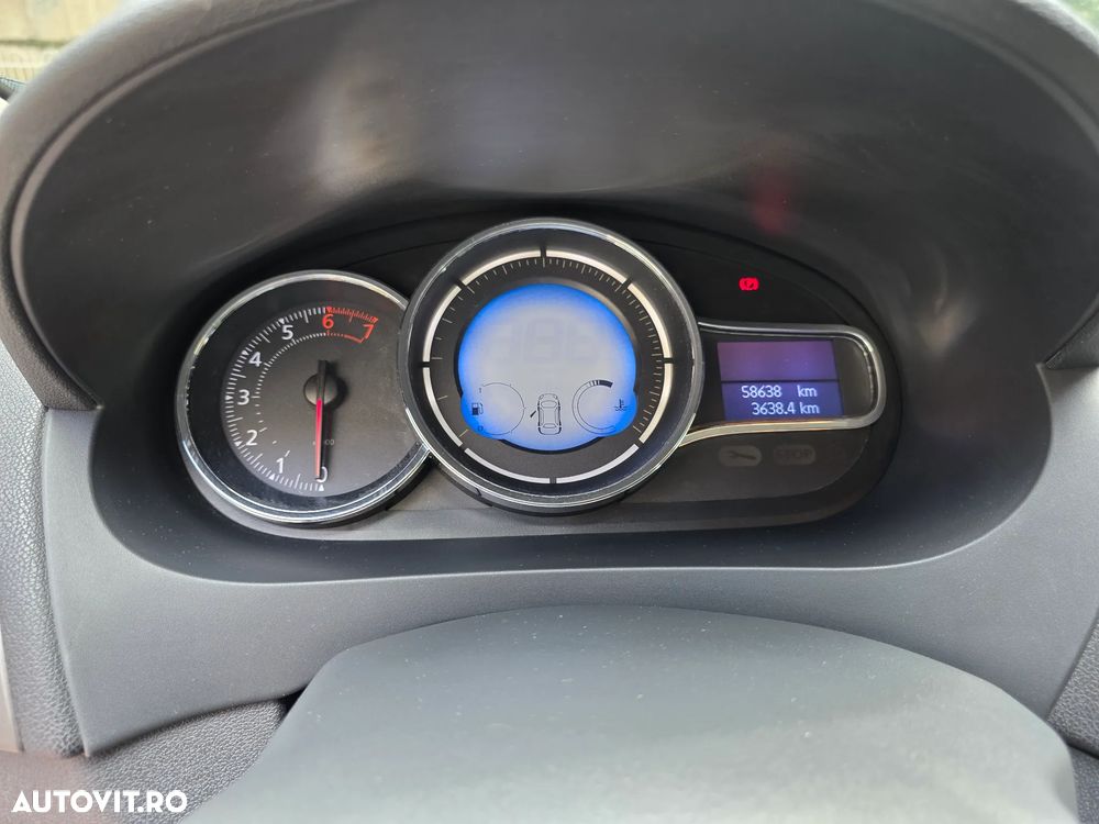 Renault Megane 1.6 16V Expression - 11