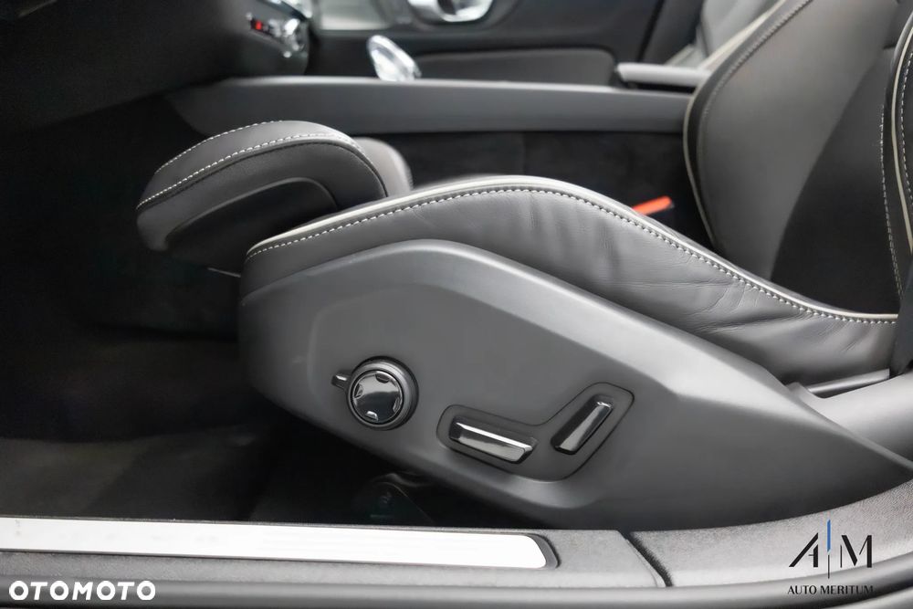 Volvo S60 B5 B AWD Ultimate Dark - 18