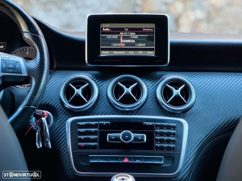 Mercedes-Benz A 180 d AMG Line - 30