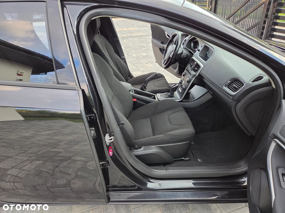 Volvo V40 D2 Powershift Kinetic - 19