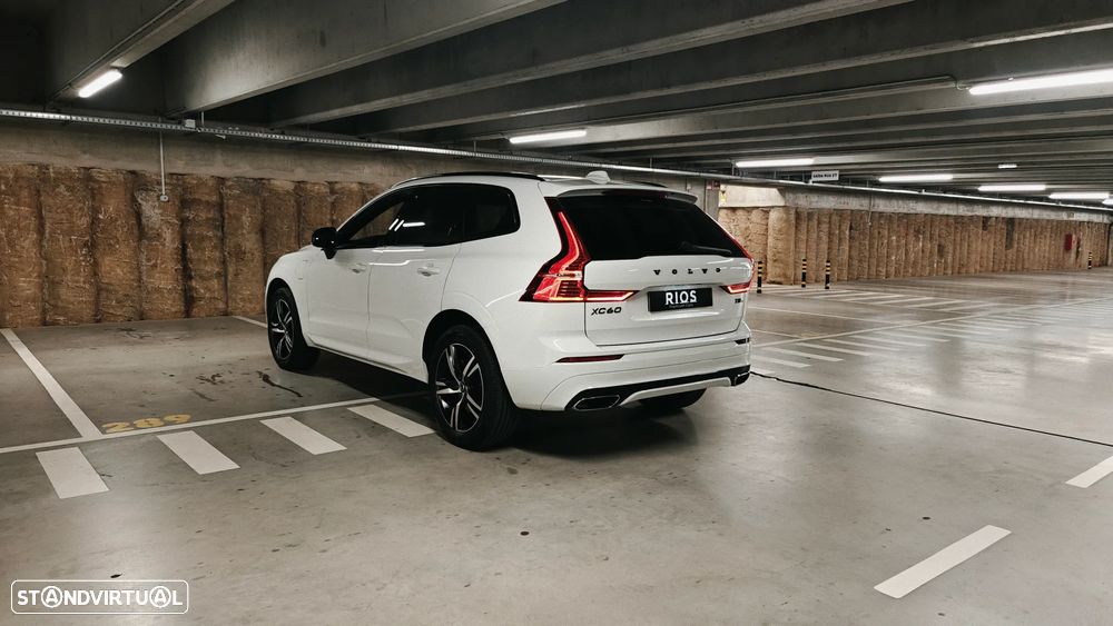 Volvo XC 60 2.0 T8 PHEV R-Design AWD - 34