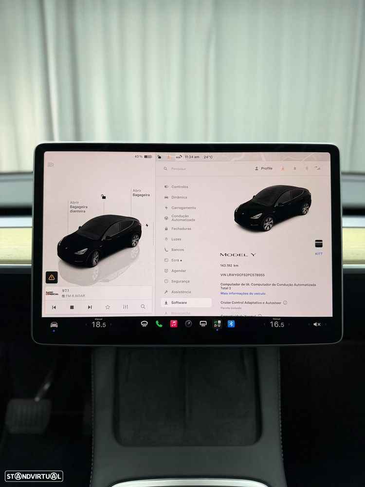 Tesla Model Y Long Range Dual Motor AWD - 17