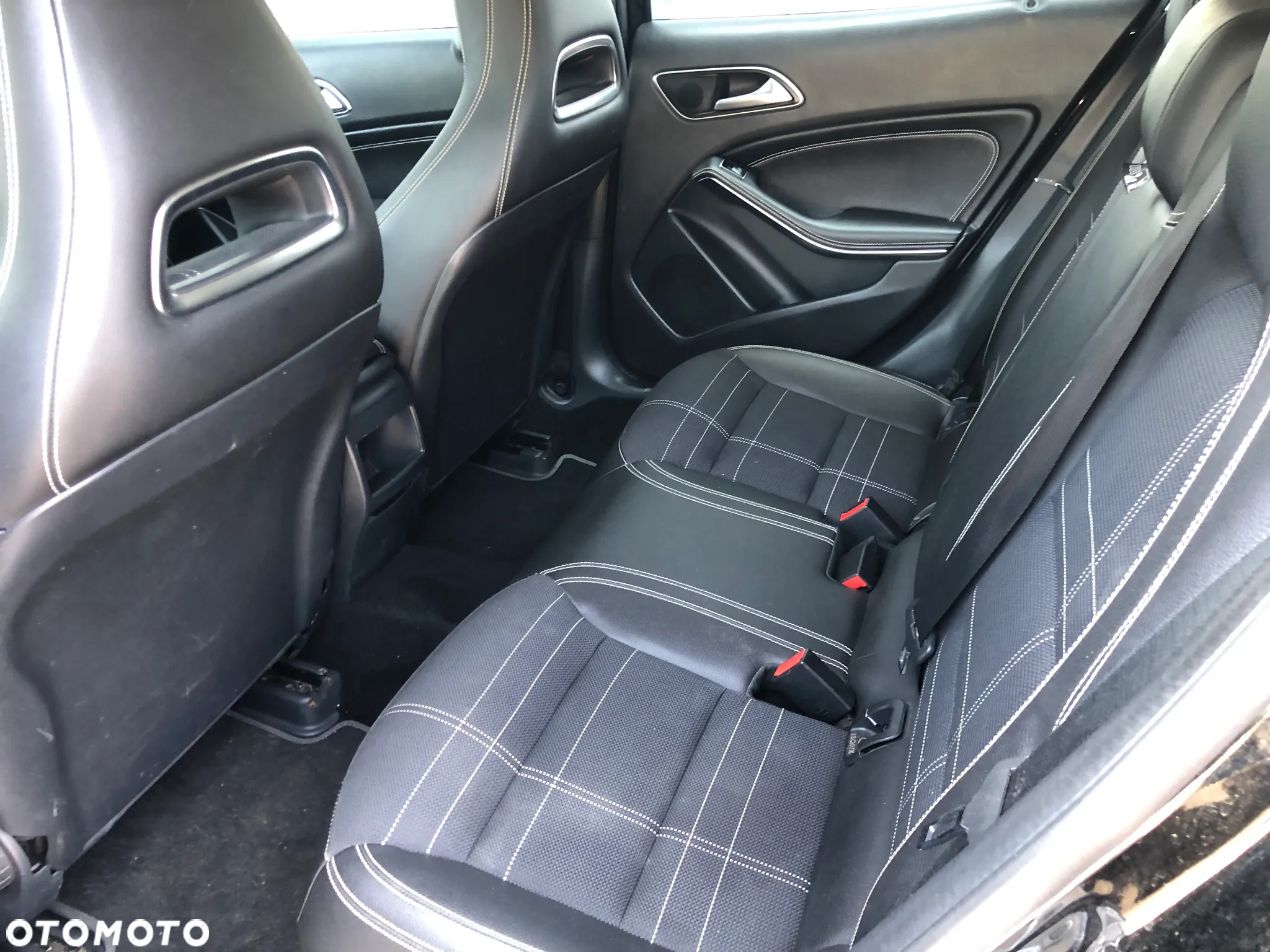 Mercedes-Benz GLA 220 d 4-Matic - 16
