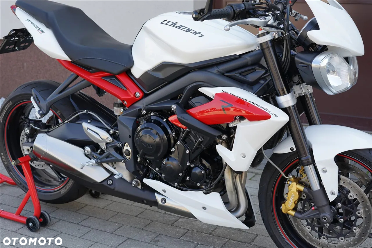 Triumph Street Triple - 12